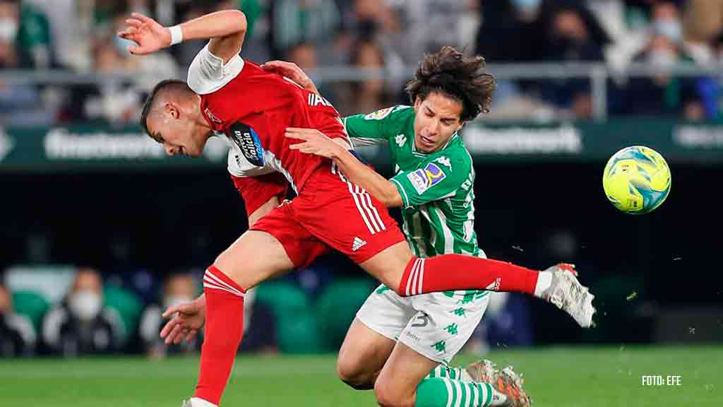 Betis espera respuesta de Diego Lainez para cerrar su salida