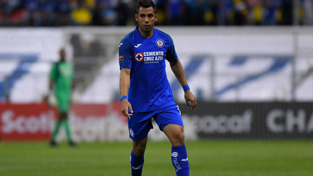 Cruz Azul se quita de encima a Alex Castro; hay dudas en la negociación