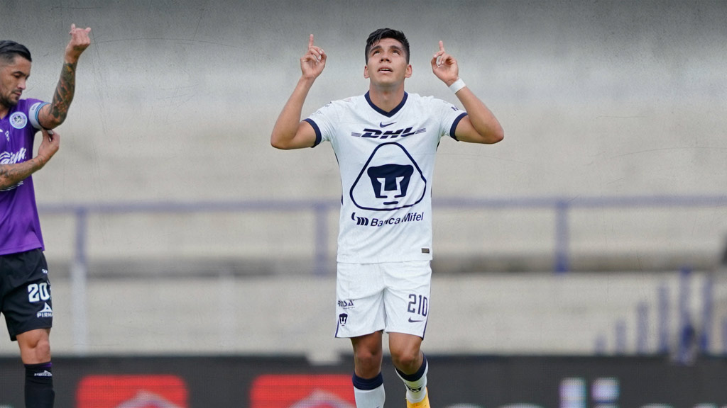 Emanuel Montejano, uno de los que debutó y anotó en Pumas