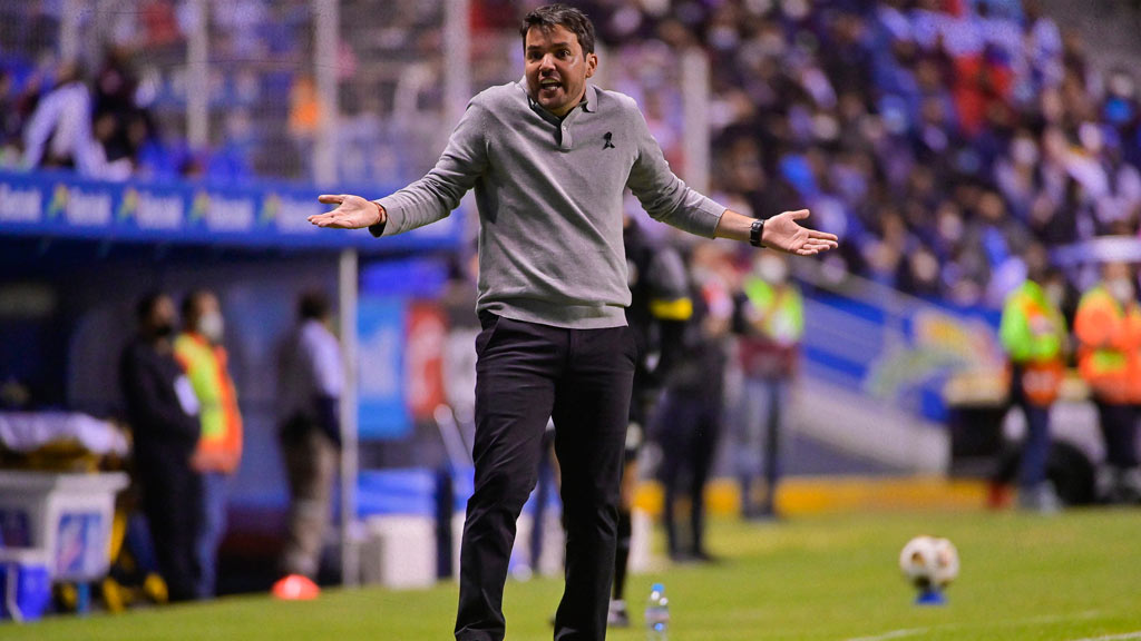 Nicolás Larcamón ha sido fiel a la Franja del Puebla y respetará su contrato con el club