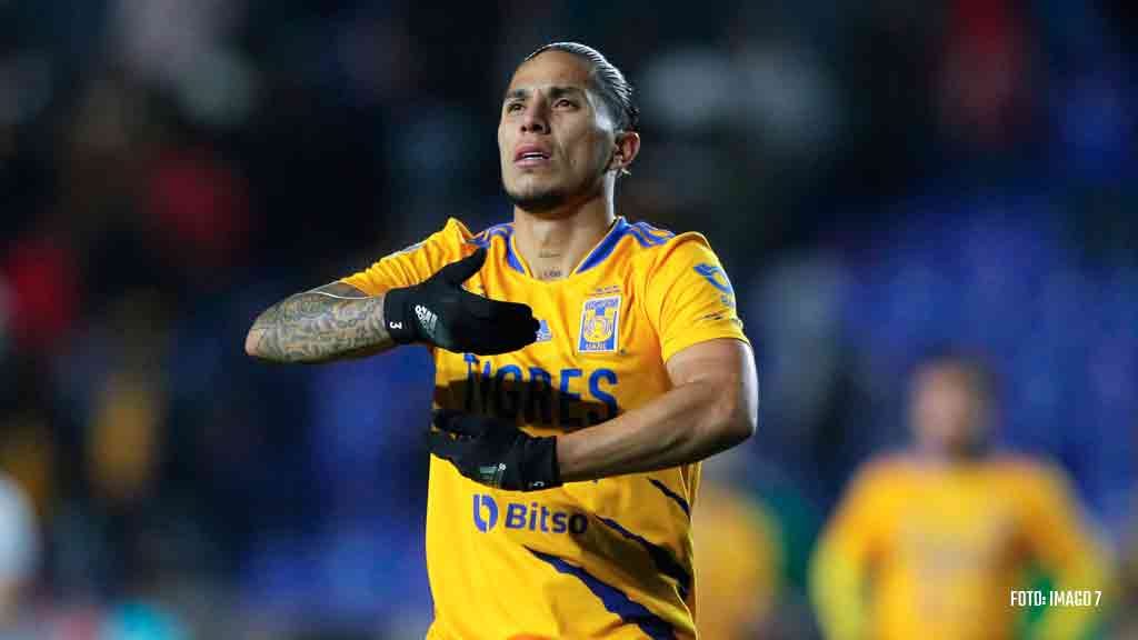 Tigres: Salida de Carlos Salcedo todavía no se concreta