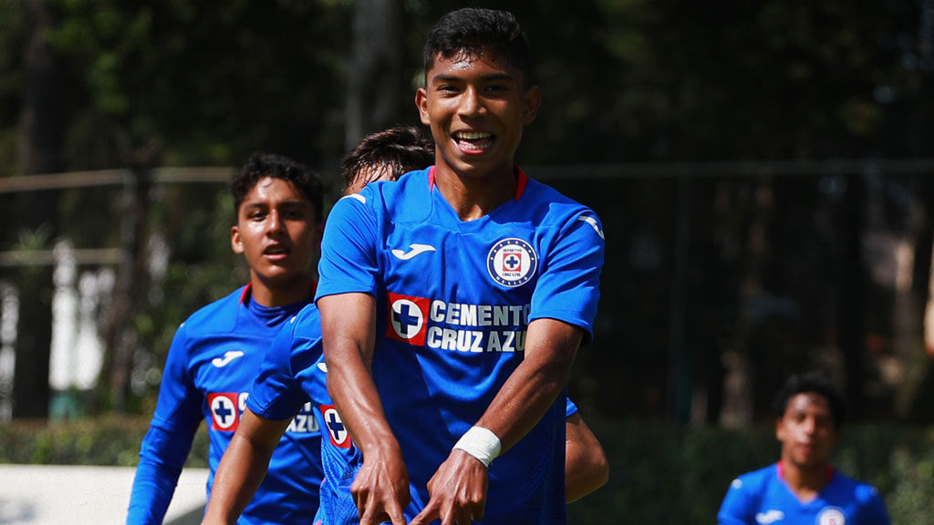 Zadiel Pineda, hermano de Orbelín ya brilla en Cruz Azul