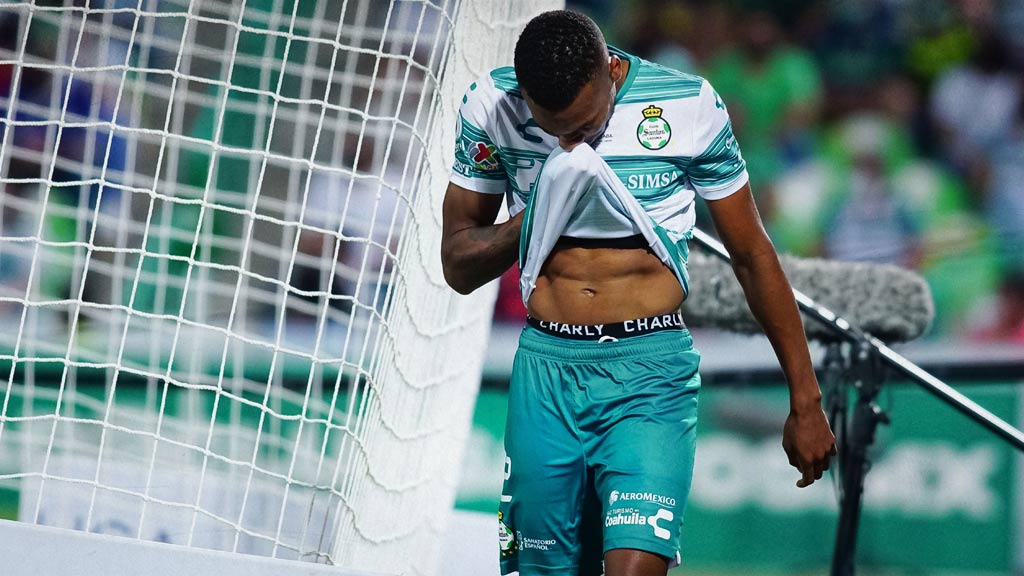 Ayrton Preciado se perderá todo el torneo con Santos Laguna