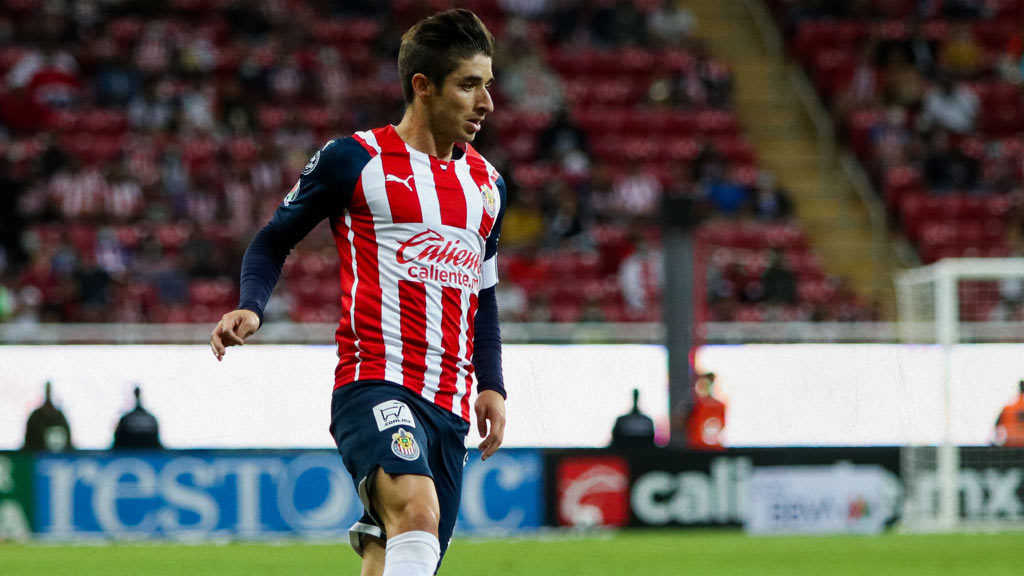 Chivas dejó ir a Josecarlos Van Rankin; no encuentra lateral derecho