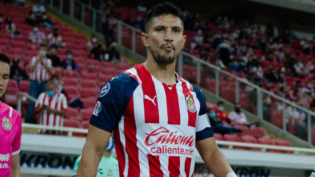 Chivas: Jesús Molina con su futuro en suspenso, puede salir