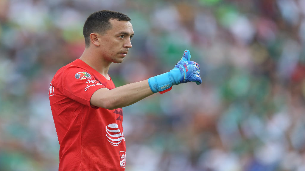 Agustín Marchesín, relegado a la banca del Porto, con un futuro incierto