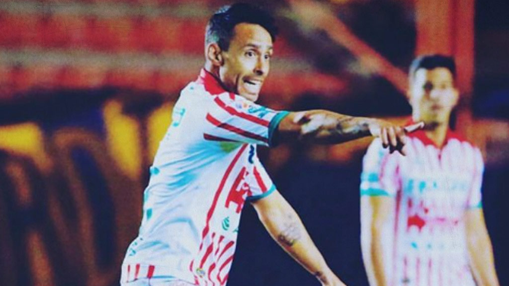 Jorge Valdivia se marchó de Necaxa apenas después de unos partidos