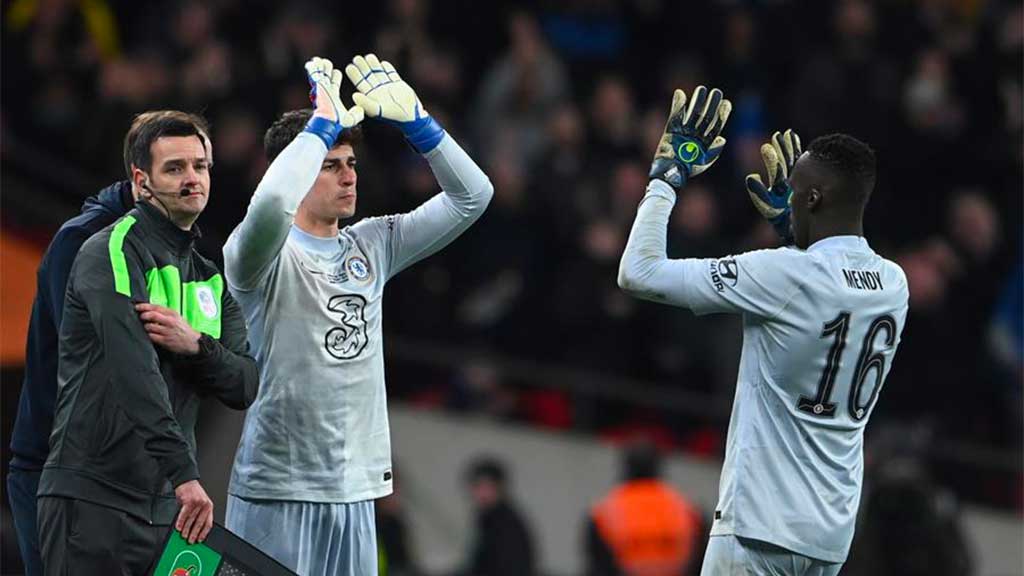 Chelsea: Kepa entró para la tanda de penales; no atajó ninguno y falló el que definió el título