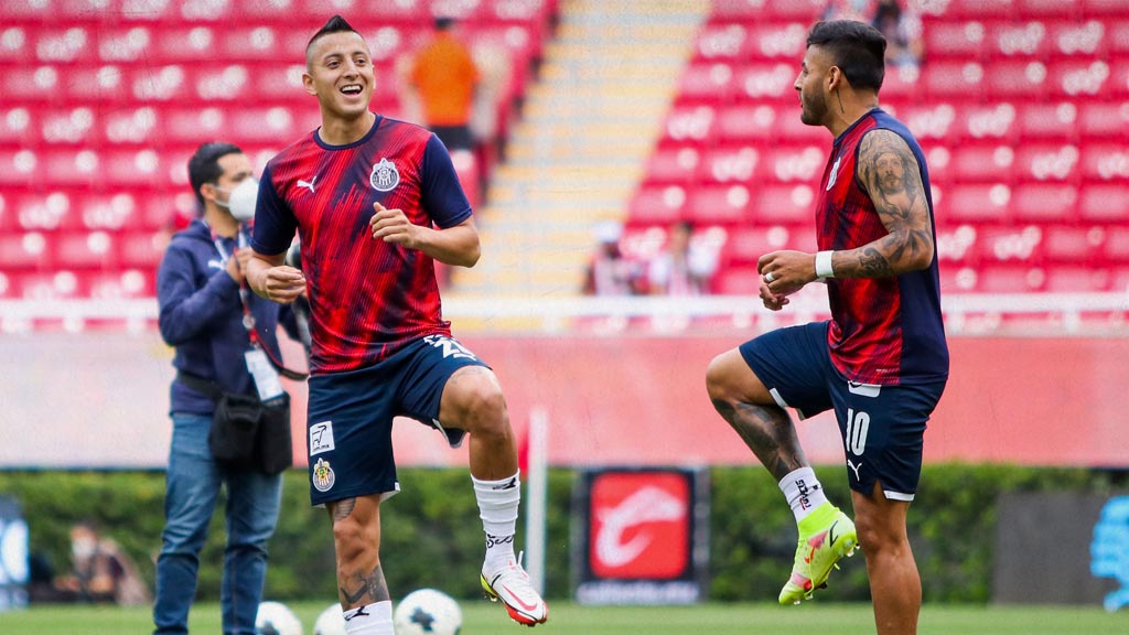 Roberto Alvarado y Alexis Vega, dos de los mejores mexicanos en Liga MX y son parte de Chivas