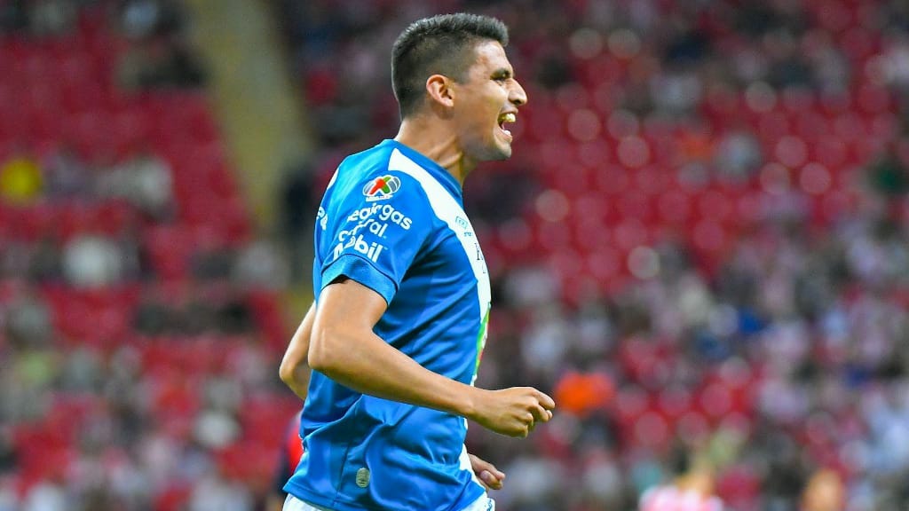 Guillermo Martínez aplicó ley del ex a Chivas y da la victoria a Puebla