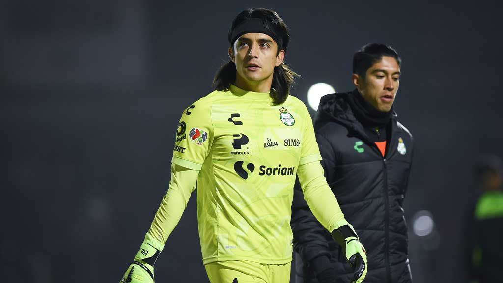 Carlos Acevedo recibe elogios desde Inglaterra por atajadas vs Cruz Azul