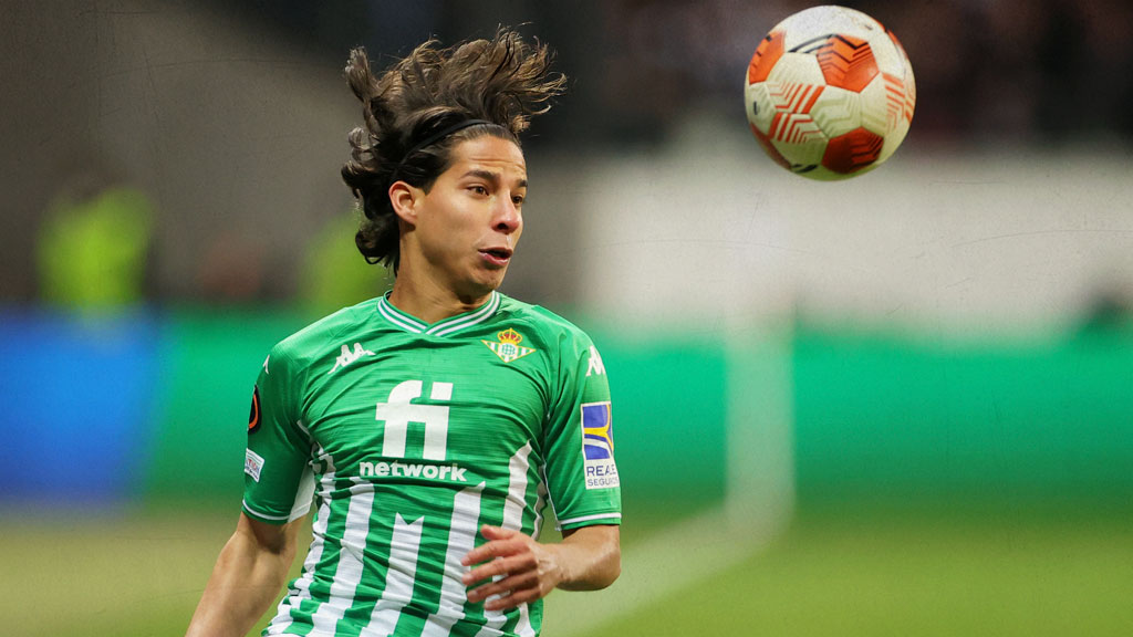 Diego Lainez no termina por tener continuidad con el Real Betis y pierde valor en LaLiga