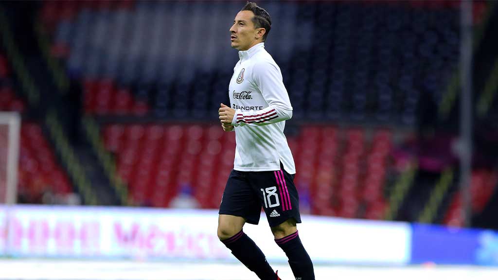 ¿Nuevos problemas por el pasto del estadio Azteca? Andrés Guardado se queja del campo