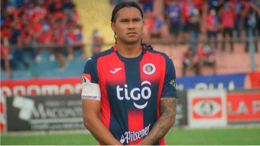 Gullit Peña se mantiene sin equipo y opciones