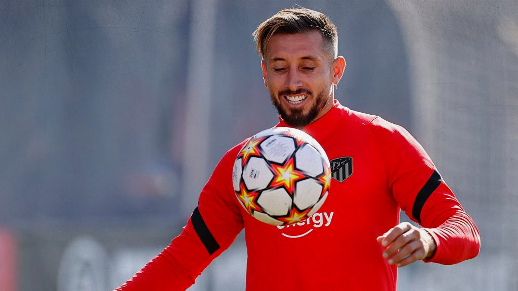 Héctor Herrera se hizo de varios títulos en su paso por Europa