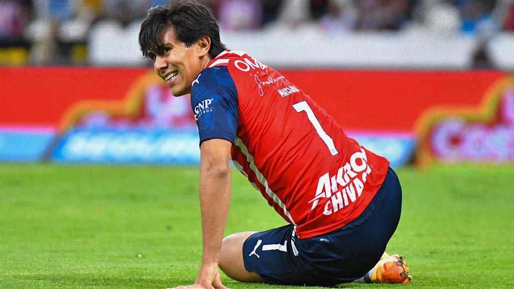 Julián Quiñones y José Juan Macías pueden recibir sanción por gestos ofensivos