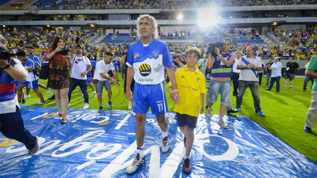 Mágico González, leyenda de El Salvador que deslumbró a Diego Maradona