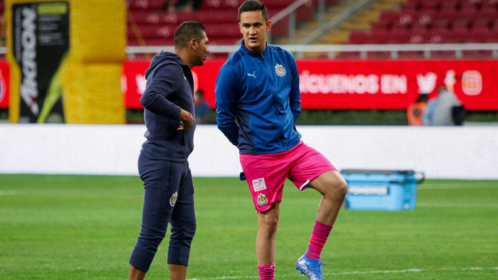 Raúl Gudiño debe renovar con las Chivas de Guadalajara para volver a la titularidad
