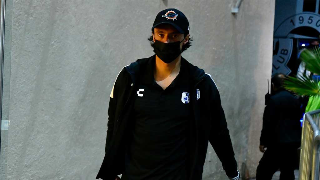 Querétaro vs Atlas: ´Toño´ Rodríguez fue ignorado por un policia antes de que se desatara el caos