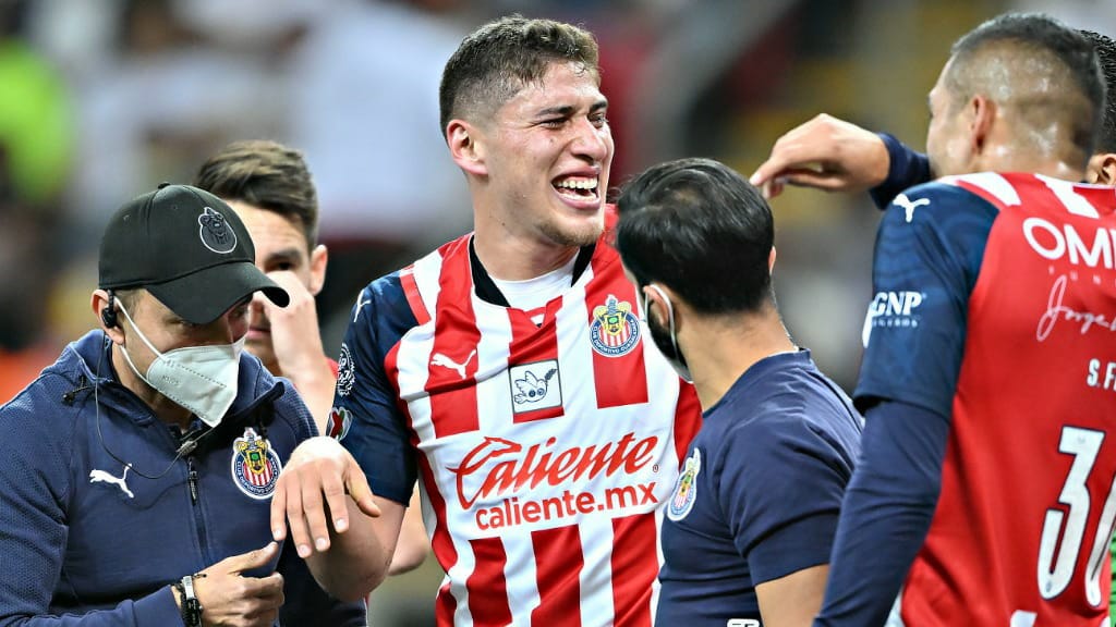 Chivas: Cuánto tiempo estará fuera Luis Olivas tras su lesión