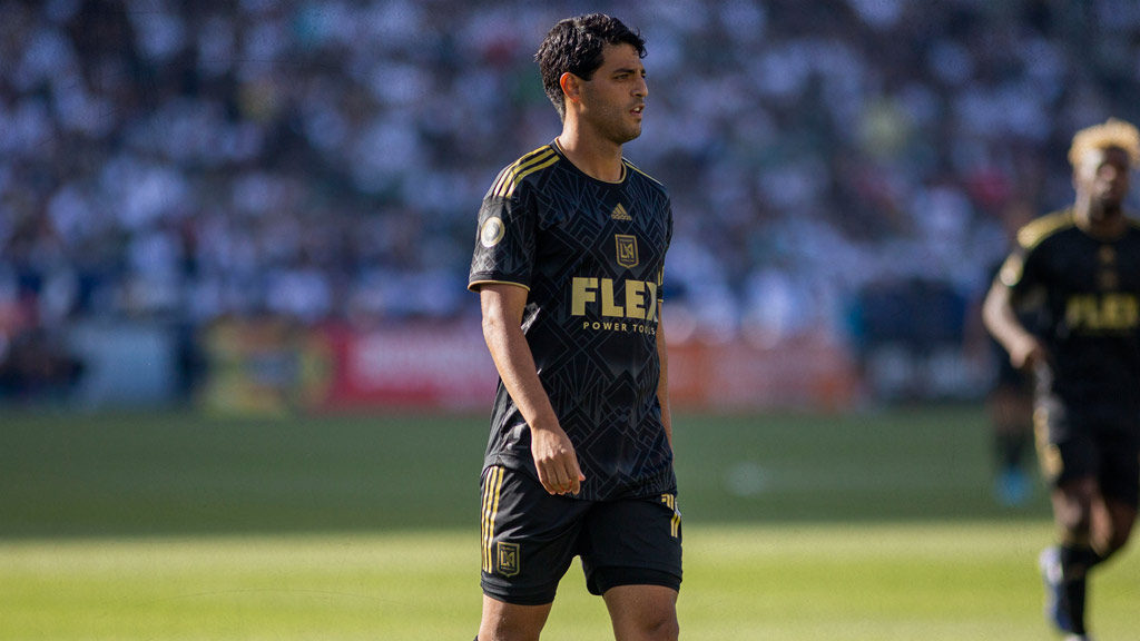 Carlos Vela enfila renovación y retiro con LAFC