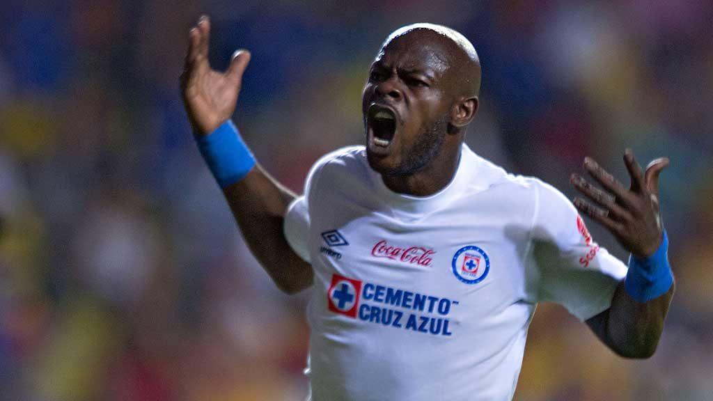 ¿Qué fue de Achille Emana, ex jugador de Cruz Azul?