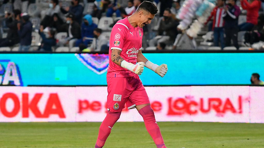 Raúl Gudiño está en la rampa de salida de las Chivas de Guadalajara en el torneo Apertura 2022
