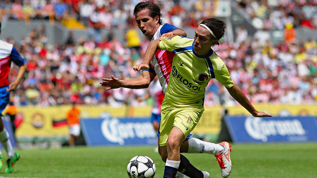 Andrés Chitiva en un partido entre jugadores históricos de América y Chivas