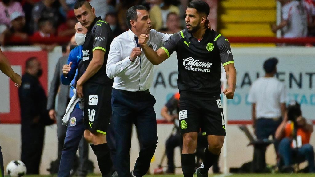 Los jugadores se han mostrado cómodos con Ricardo Cadena en Chivas
