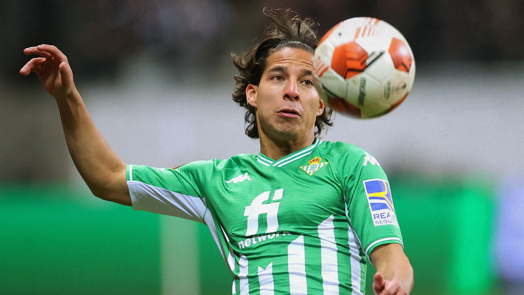 Diego Lainez estudia ofertas para salir de Real Betis