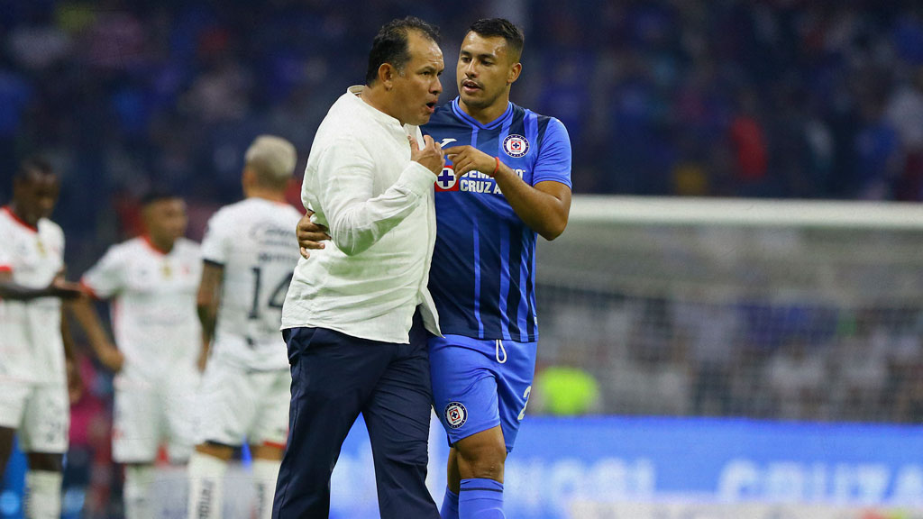 Juan Reynoso no logró seguir sumando éxitos en el banquillo de Cruz Azul