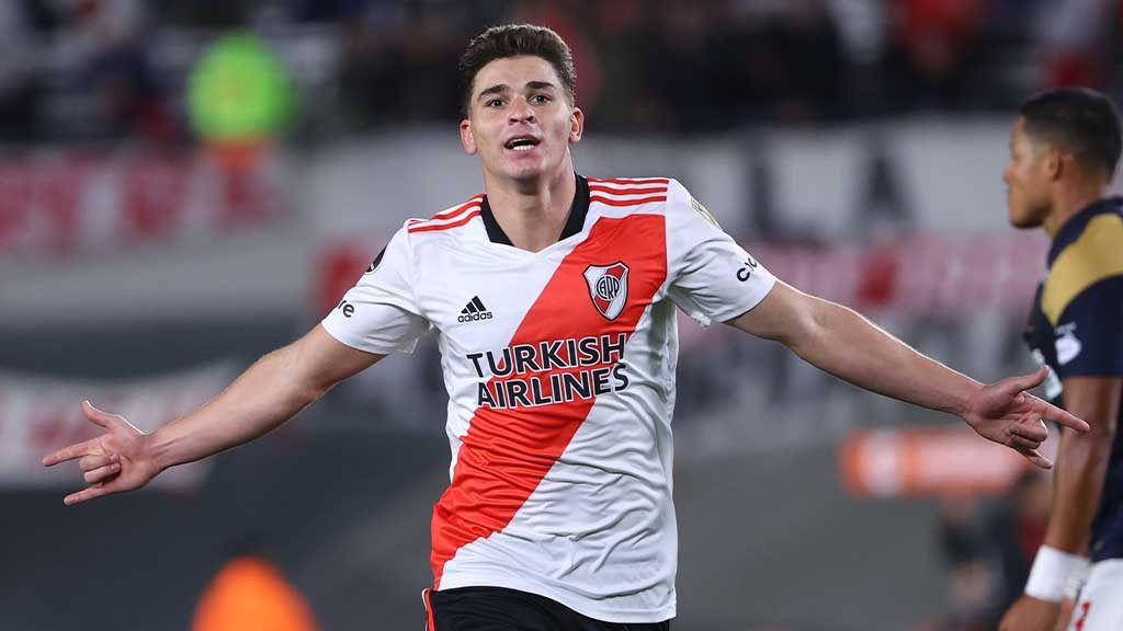 Julián Álvarez marcó 6 goles en la victoria de River Plate; los jugadores que han anotado 6 goles o más en un mismo partido