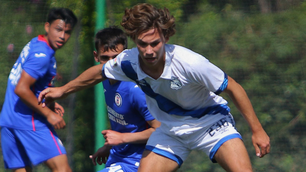 Luego de estar en el Leicester City, Emilio Tame buscará ganarse un lugar en el Puebla de Nicolás Larcamón