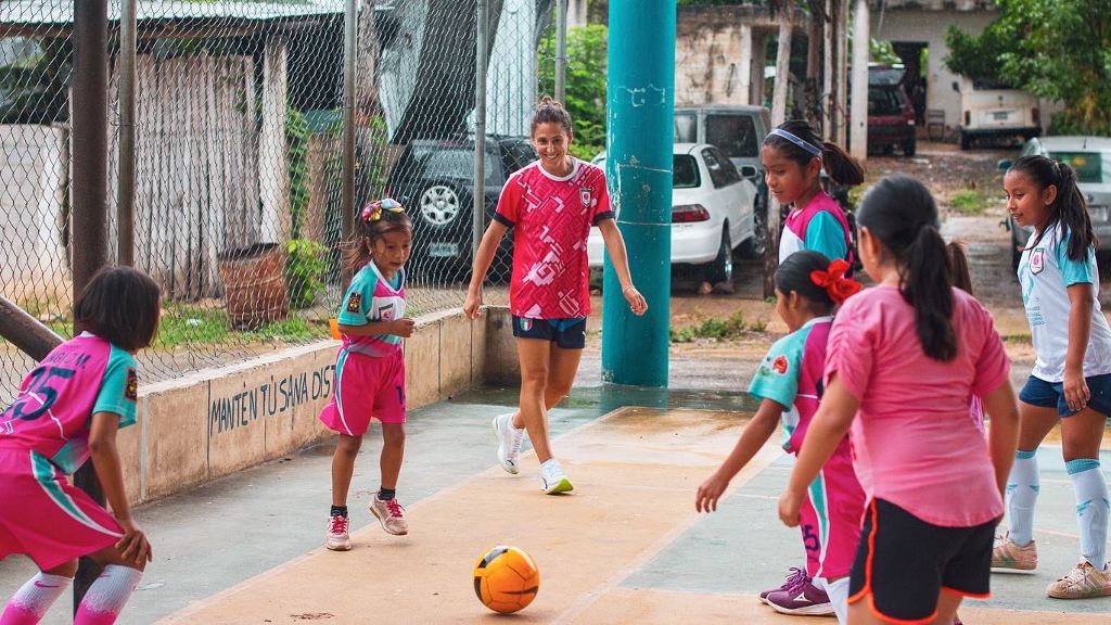 “Educar a través del Futbol”, el movimiento de Chicas Unidas con Vero Boquete