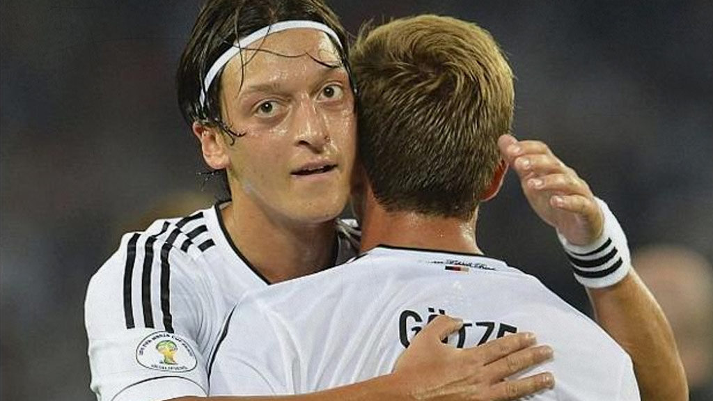Mario Götze y Mesut Özil, la decadencia de dos talentos alemanes
