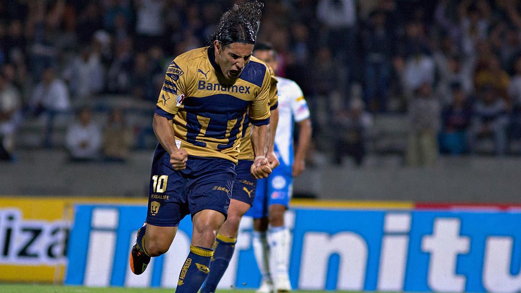 La 'Rata' Martín Bravo marcó una época en Pumas con la '10' y siendo delantero argentino