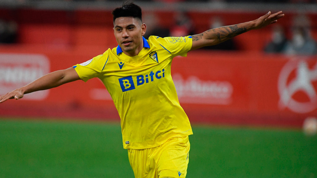 Santiago Arzamendia, nuevamente en la mira de Cruz Azul