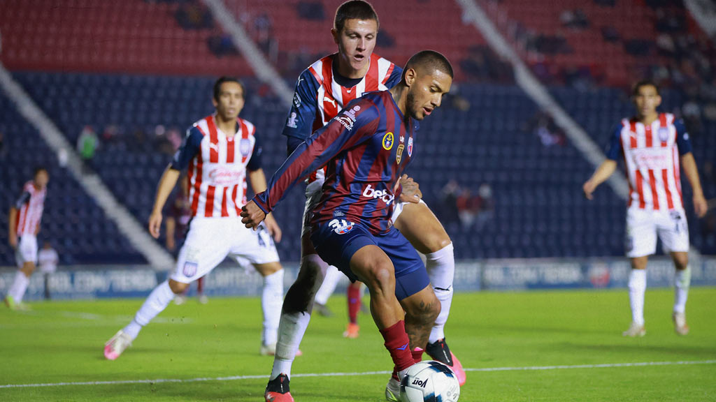 Bryan Mendoza no ha encontrado equipo después de Atlante y no regresó a Pumas