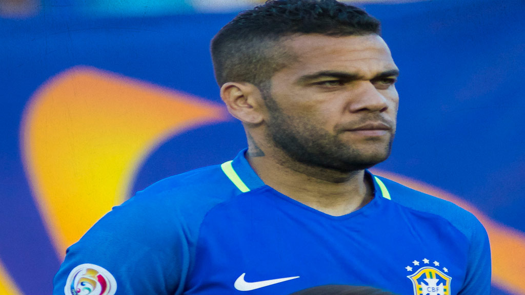 Pumas sigue esperando por la posibilidad de Dani Alves en el mercado