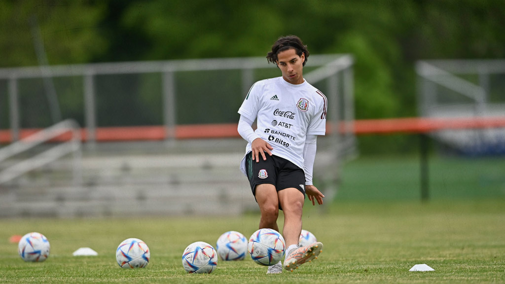 Diego Lainez quiere un lugar en la Copa del Mundo y para eso debe buscar un nuevo equipo