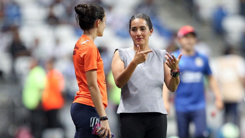 Las mujeres entrenadoras comienzan a ganar terreno en la Liga MX Femenil