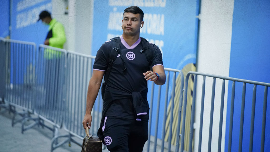 En Cruz Azul tienen borrado a Iván Morales; David Aguirre no lo ha contemplado para los partidos y puede salir