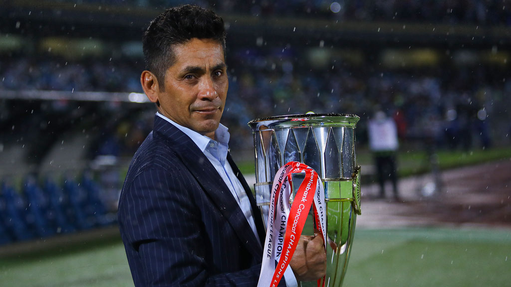 Jorge Campos se declara fiel a TV Azteca