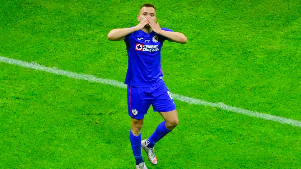 El Cabecita Rodríguez dejó grandes recuerdos en Cruz Azul, ahora los enfrenta como rival
