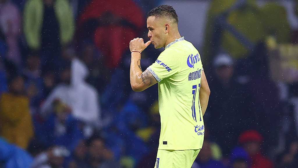 Jonathan ‘Cabecita’ Rodríguez se mete a la historia del Clásico Joven al estar presente en dos de las mayores goleadas