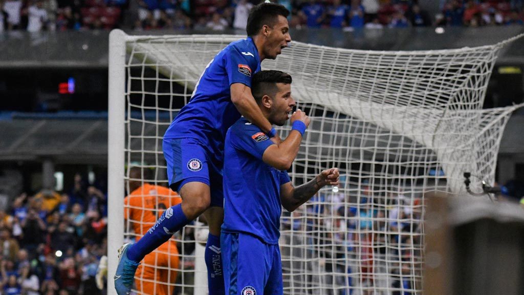 Cruz Azul se deshace de Alex Castro; Pablo Ceppelini no vuelve