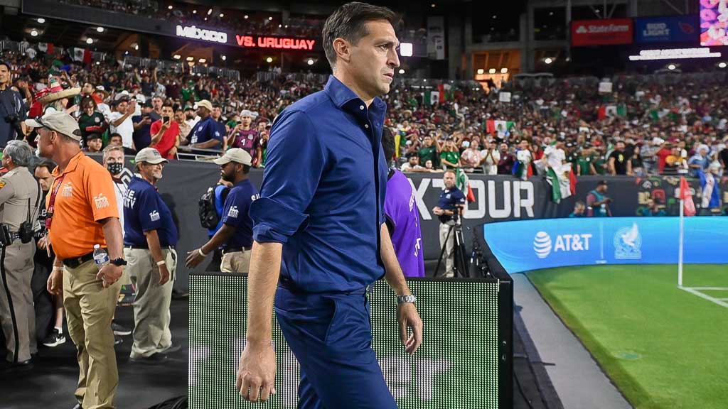 Diego Alonso tiene la oportunidad de hacer el cambio generacional en la Selección de Uruguay