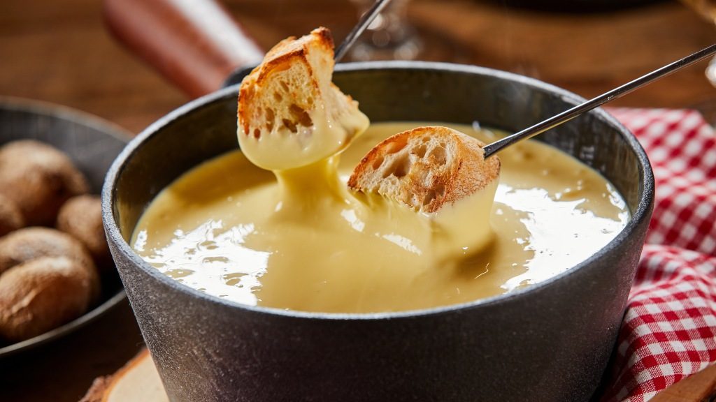 fondue de queso botana suiza