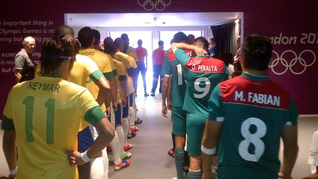 Así celebró Oribe Peralta los 10 años del Oro Olímpico de México en Londres 2012 0