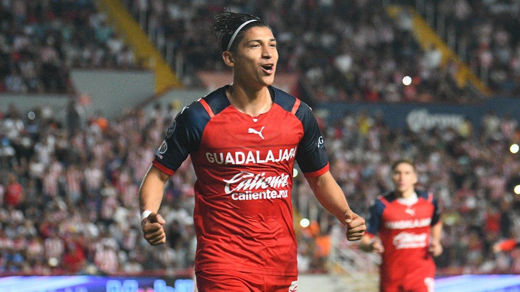 Henry Martín será baja del 'Tricolor' por una lesión